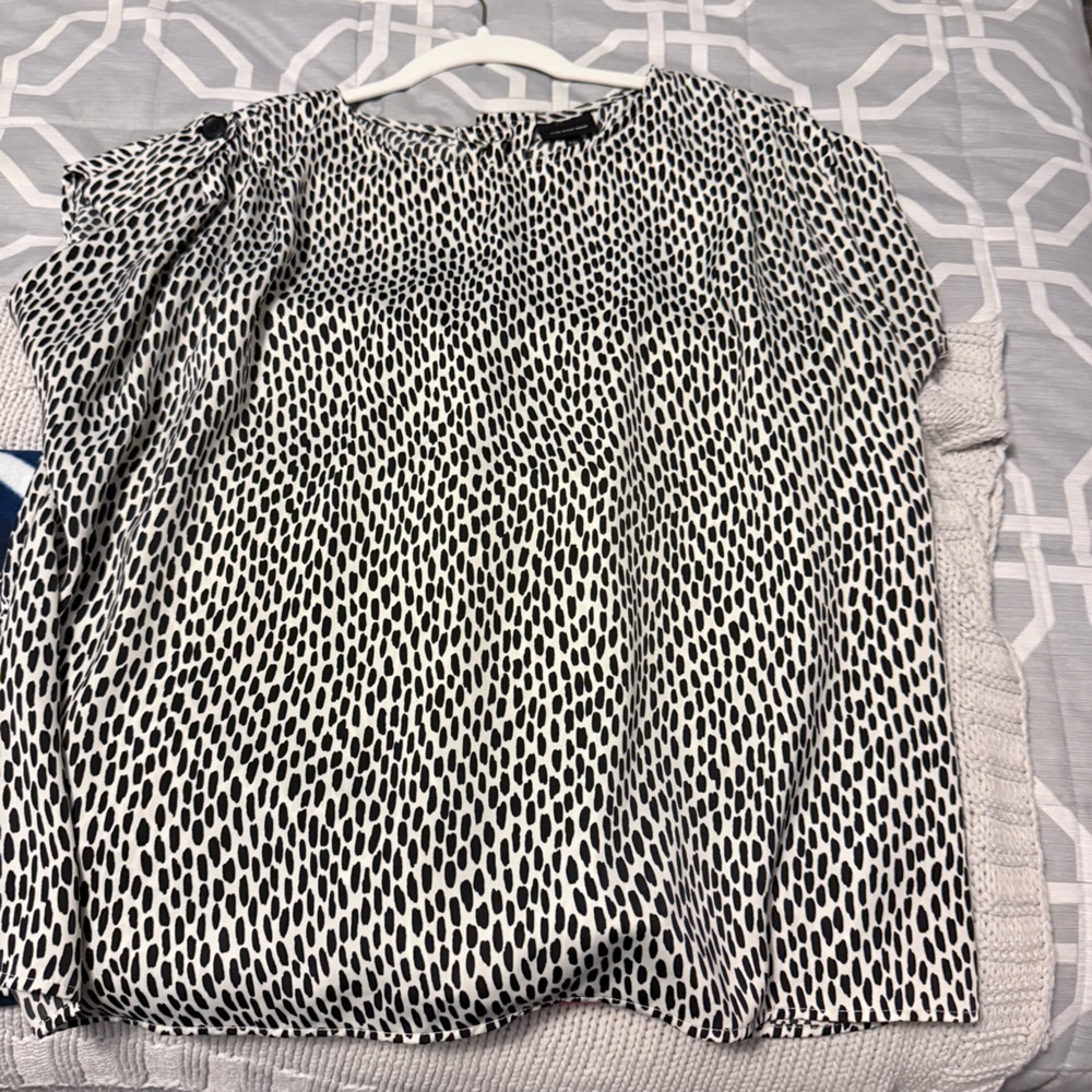 Who What Wear Monochrome Animal Print Button Back Top